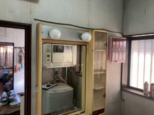 洗面台交換工事の施工前1